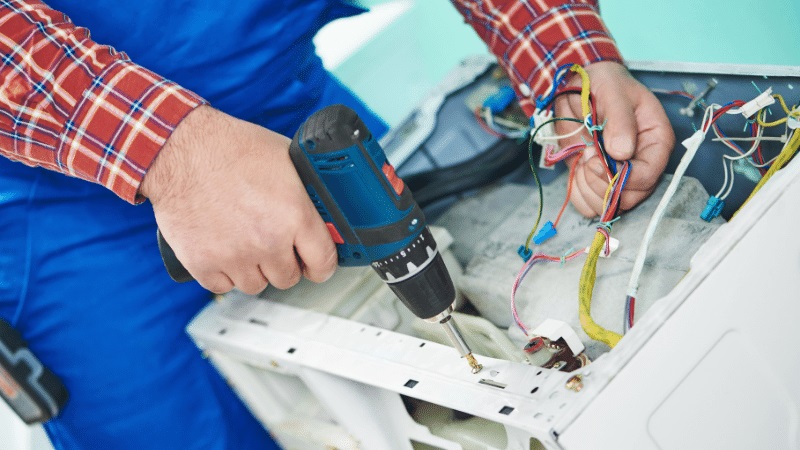 Kemalpaşa Franke Franke çamaşır makinesi kart tamiri – Su almama arızası orijinal parça ile giderildi. - Teknik servis örneği